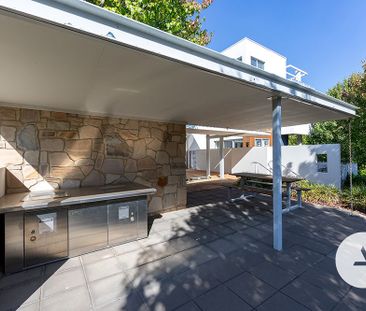 2/4 Thadoona St,Crace - Photo 2