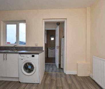 43 Iveagh Crescent, Belfast, BT12 6AW - Photo 4