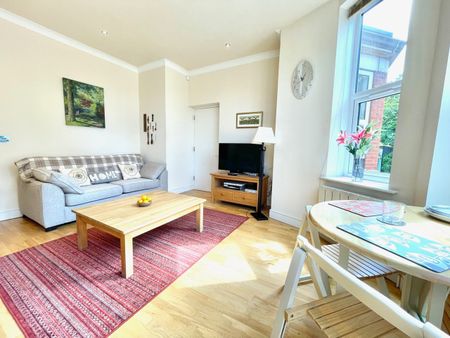 2 Bed Flat, The Hall, LS7 - Photo 2