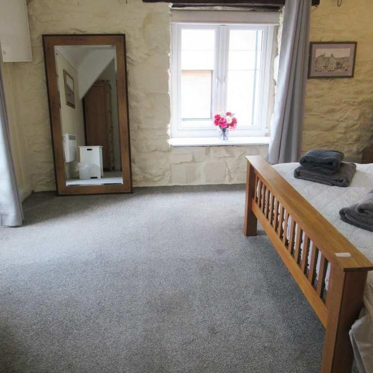 3 bedroom character property to rent - Photo 1