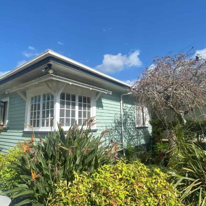 Spacious living near the CBD - Photo 1