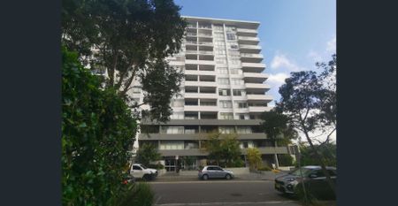 Modern Luxurious 1 Bedder + Study Apartment - Close to Everything! - Photo 3