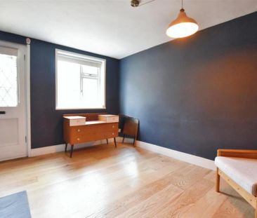 2 bedroom semi-detached house to rent - Photo 5