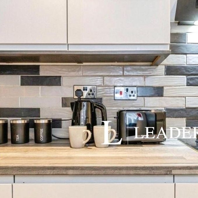 4 bedroom terraced house to rent - Photo 1