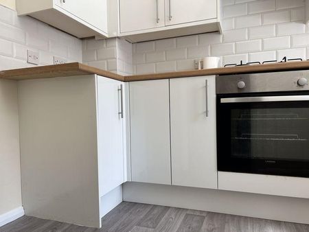 2 bedroom townhouse to rent - Photo 5