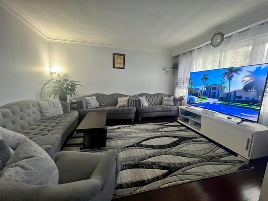 For Lease - 1024 Ogden Avenue, Mississauga, Ontario - Photo 1