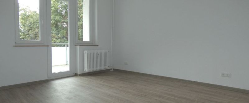 *** Großzügige 2-Zimmerwohnung mit Balkon zum Garten *** - Foto 1