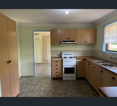 7 Joseph Street, Kingaroy, Qld 4610 - Photo 4