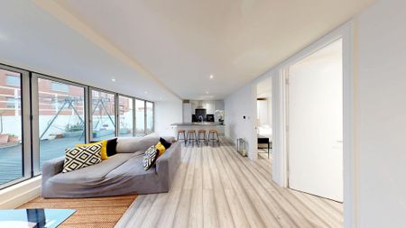 2 bedroom penthouse to rent - Photo 2