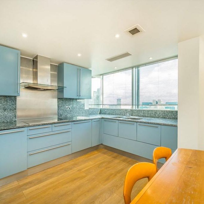 3 bedroom flat to rent - Photo 1