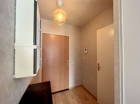 Appartement à louer - REIMS- Proche Science PO - Photo 5