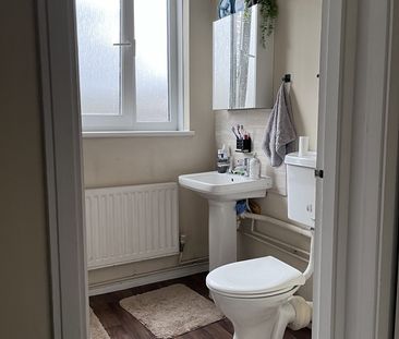 Room in a Shared Flat, Surrey Lane, SW11 - Photo 2