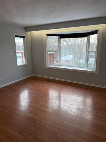 For Lease - 452 Elizabeth Street Unit# Upper, Oshawa, Ontario - Photo 3