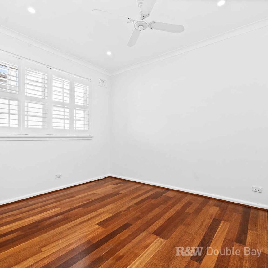 Two Bedroom Sanctuary in leafy Setting, Steps To Queen St Village Cafes - Photo 1
