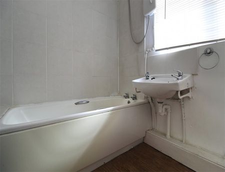 1 Bedroom Apartment To Let - Photo 3