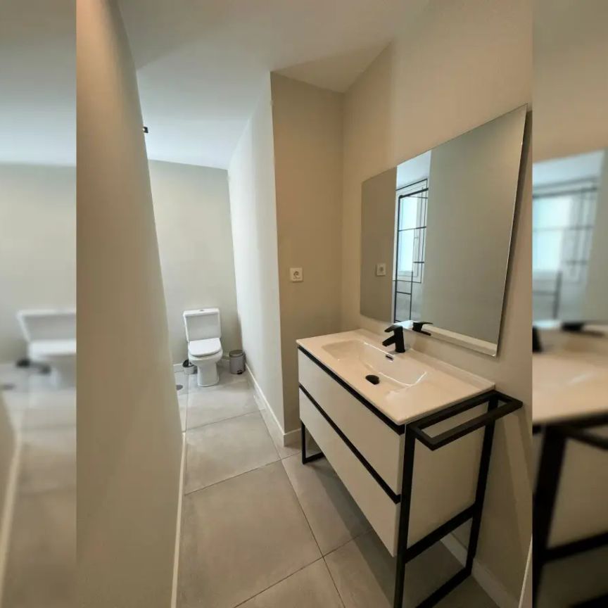 Room in a shared 8-bedroom apartment for rent in Gaztambide, Madrid - Photo 1