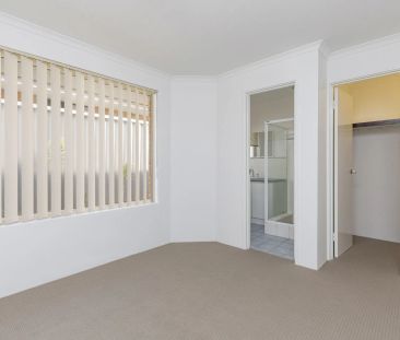 Great Family Home In Secure Complex! - Photo 2