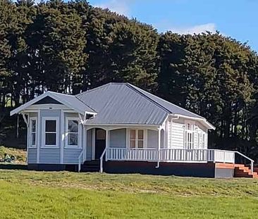 Sunny Villa Retreat with Stunning Rural Outlook - Photo 5