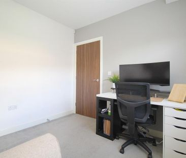 3 bedroom terraced house to rent - Photo 2