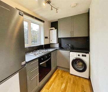 2 bedroom maisonette to rent - Photo 4