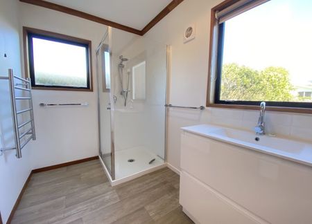 Coastal Retreat - Photo 3