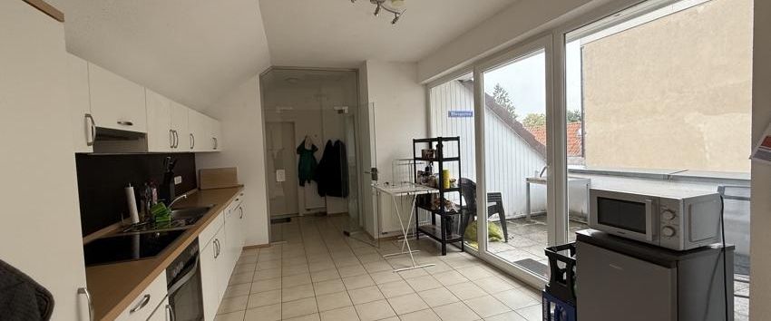 Helle 4-Zimmer-Wohnung mit Loggia im Herzen der Fußgängerzone! - Photo 1