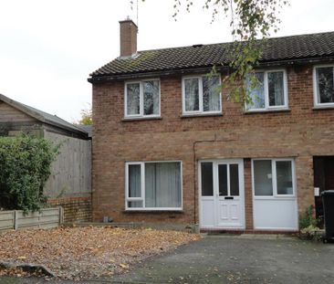 3 bedroom end of terrace house to rent - Photo 2