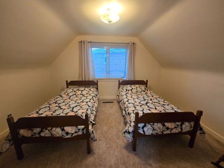 For Lease - 1 Joan Street, Meadowlands - Crestview and Area, Ontario - Photo 2