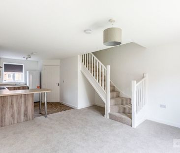 2 bedroom semi-detached house - Photo 3