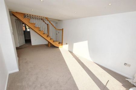 4 bedroom detached house to rent - Photo 4