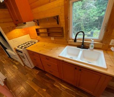 Tiny home in Roberts Creek - Photo 3