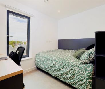 Bedford - Studio Style A13 - Photo 2