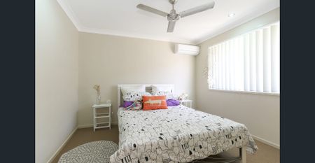 FULLY AIR CONDITIONED HOME IN PREMIER VISTA ESTATE - Photo 4