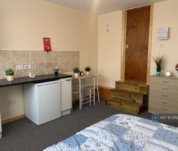 Studio to rent - Photo 6