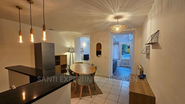 Location Appartement 2 pièces 51m² MARSEILLE 5ème - Photo 1