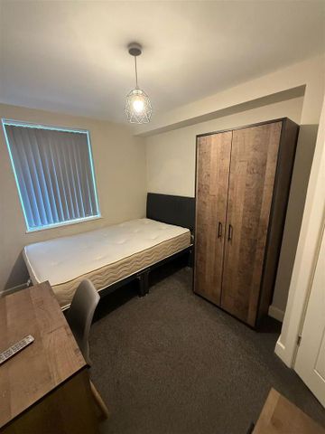 1 bedroom in a house share to rent - Photo 5