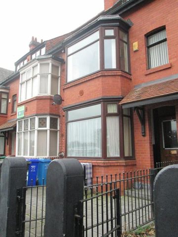 1 bedroom in a flat share to rent - Photo 5