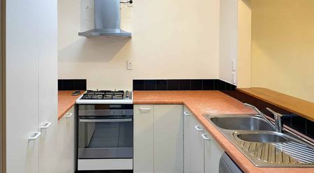 4 Bedroom Waltham Home Ready For the New Uni Year! - Photo 5