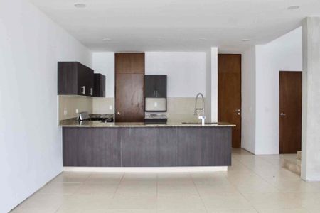 Townhouse de tres recámaras con piscina en privada, en Temozon Norte. - Photo 5
