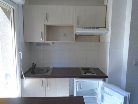 Location Appartement 2 pièces 45m² LANNEMEZAN 65300 - Photo 3