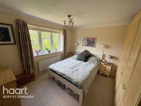 4 bedroom detached house to rent - Photo 4
