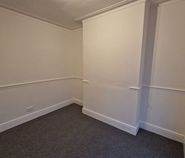 4 Bed Terraced House, Birkenhead Road, CH44 - Photo 6