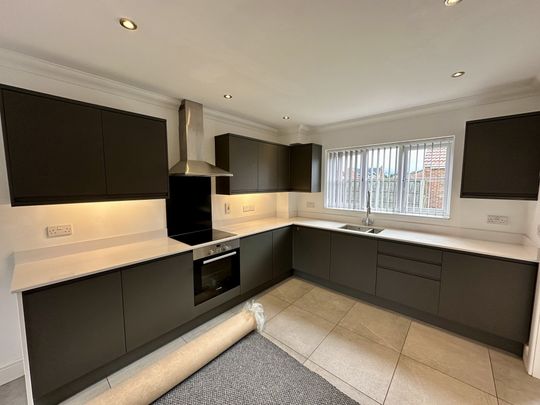 The Grove, Bury St. Edmunds, Beck Row - Photo 1