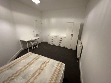 7 bedroom flat to rent - Photo 4