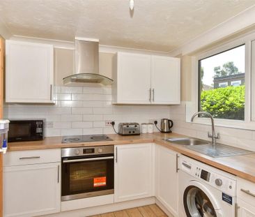 Room in a Shared Flat, Brook Court, E17 - Photo 3