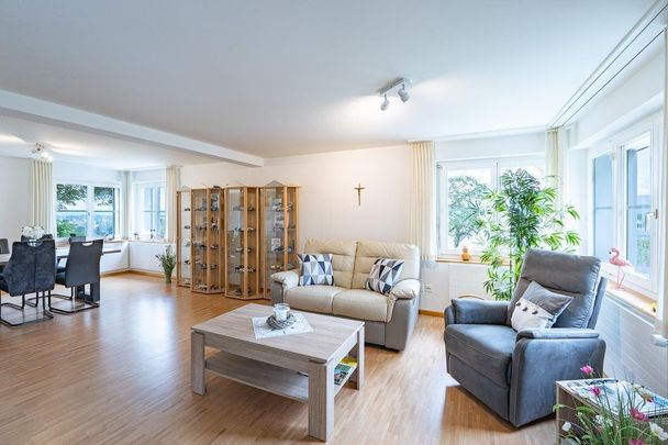 3.5-Zi. Wohnung im 1. OG mit Sitzplatz und Balkon - Photo 1