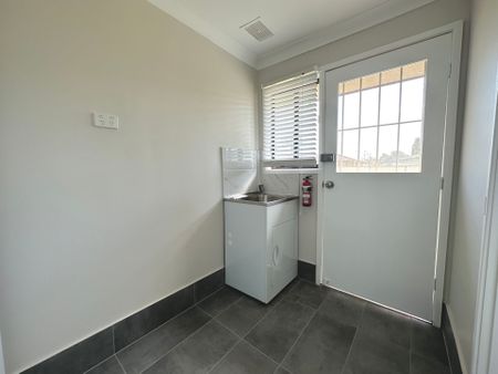 Renovated 3 Bedroom Home - Photo 2