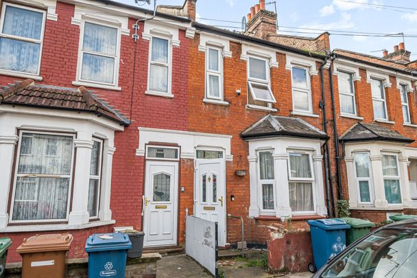 Herga Road, Harrow - Photo 1