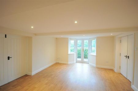 4 bedroom detached house to rent - Photo 3