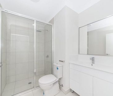 Contemporary and Comfortable Living in a Oonoonba! - Photo 5